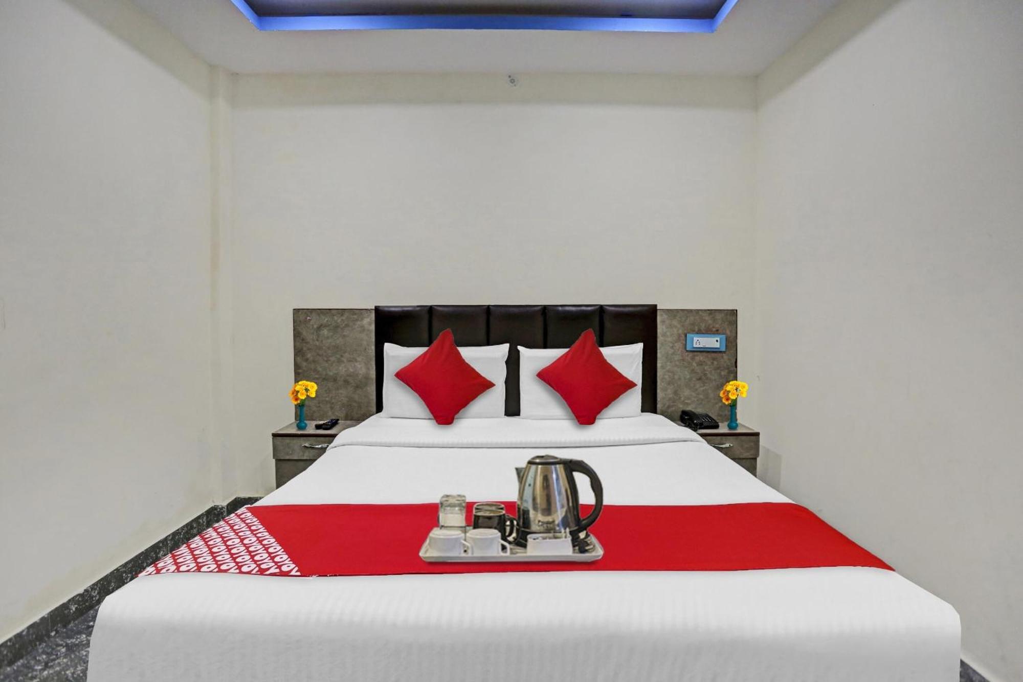 ניו דלהי Hotel O Royal Palace Guest House Near Vishwa Vidyalaya Metro Station מראה חיצוני תמונה