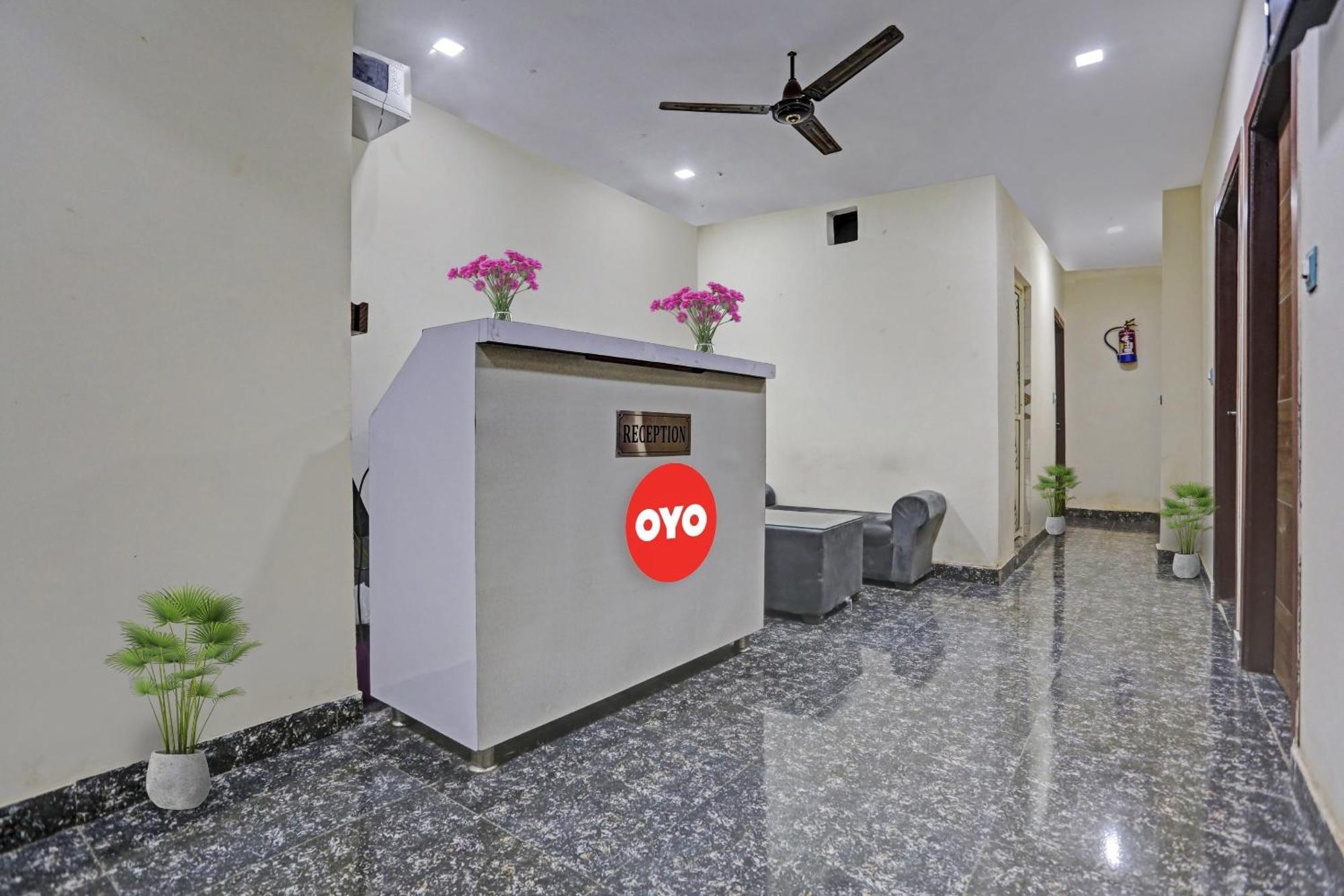 ניו דלהי Hotel O Royal Palace Guest House Near Vishwa Vidyalaya Metro Station מראה חיצוני תמונה